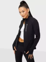 Casall - Träningströjor - Black - Windtherm Jacket - Träningskläder - Training Tops