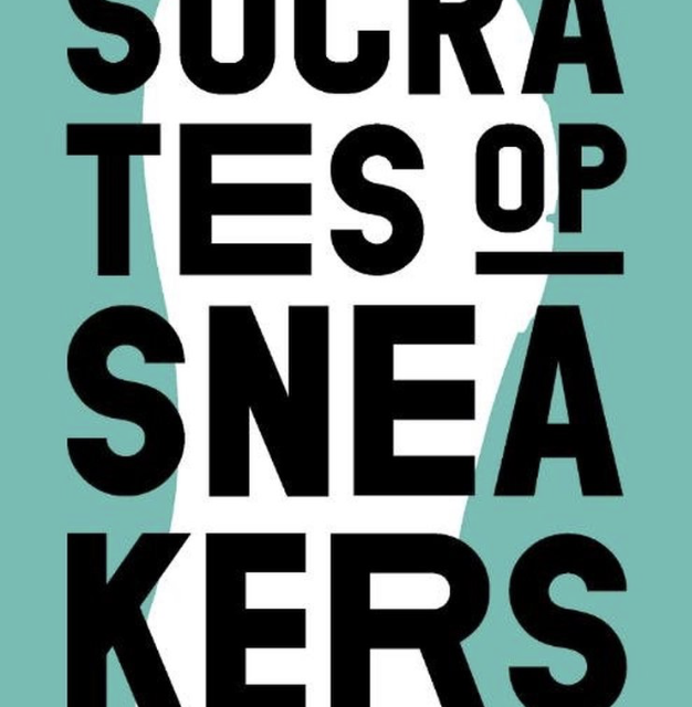 Socrates op sneakers Elke Wiss