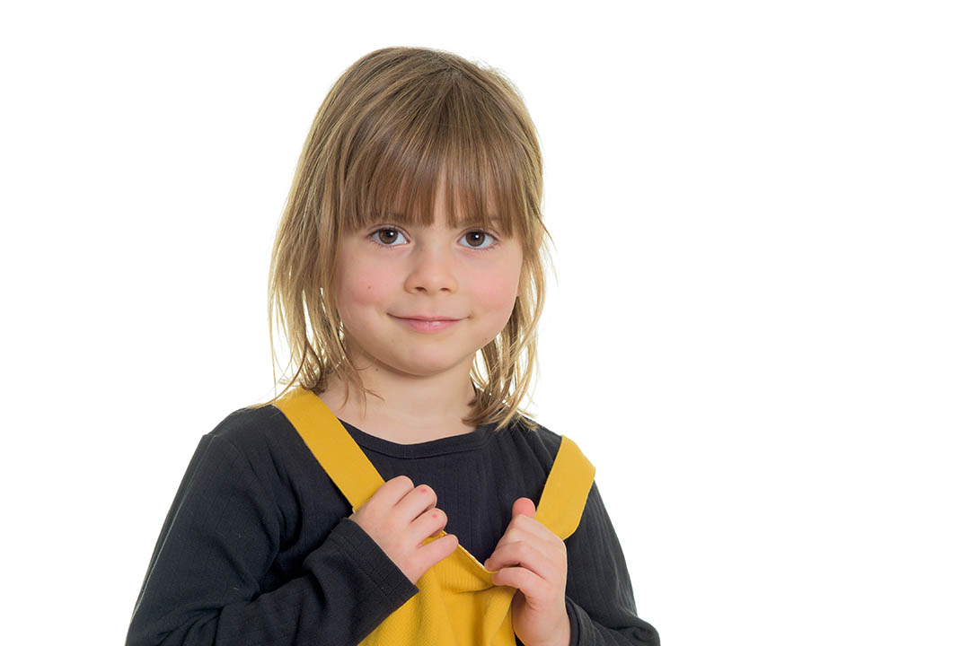 Klassisk børnehavefotografering på hvid eller sort baggrund