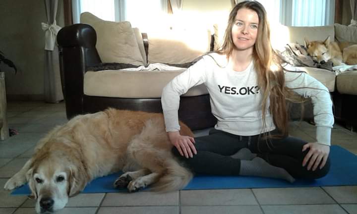 yoga met hond