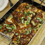 Paneret kylling chorizo med tomatsauce