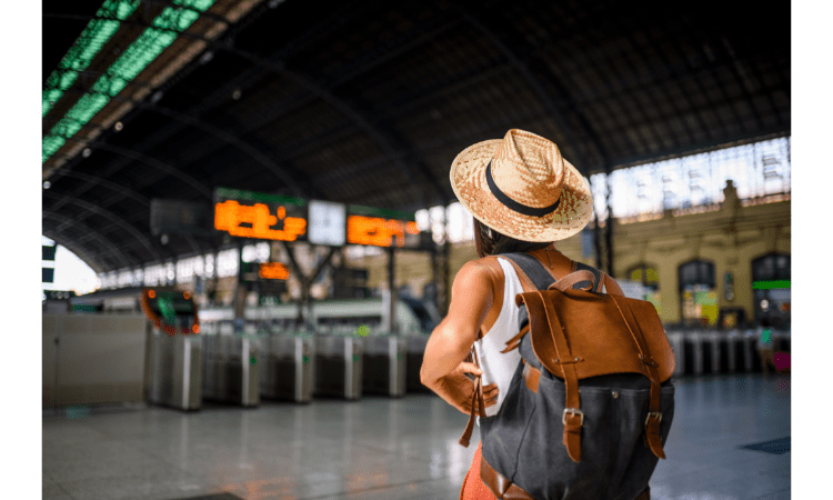 15 Essential Safe Travel Tips for Solo Travelers