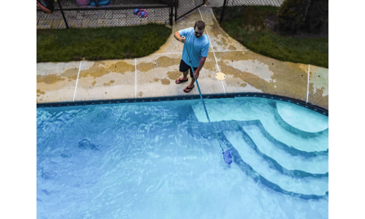 How to vacuum a pool