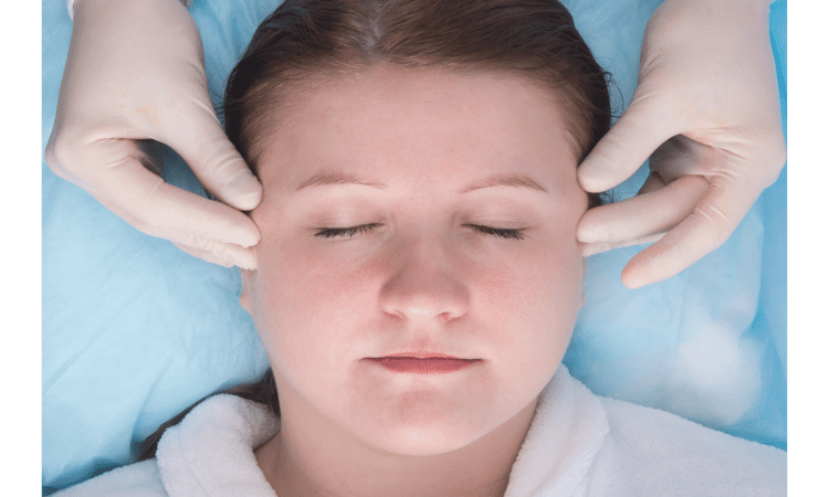 7 Instant benefits of Applying Ice on Your Face