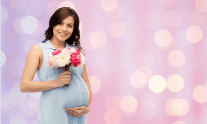 pregnant woman heading to do list during pregnancy