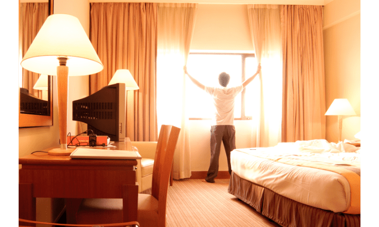 how to find hidden cameras in your hotel room