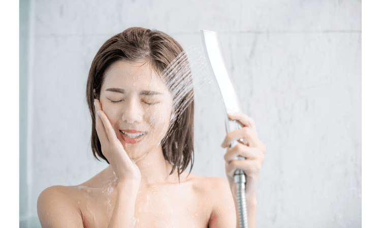 What is the right way to keep your skin moisturized