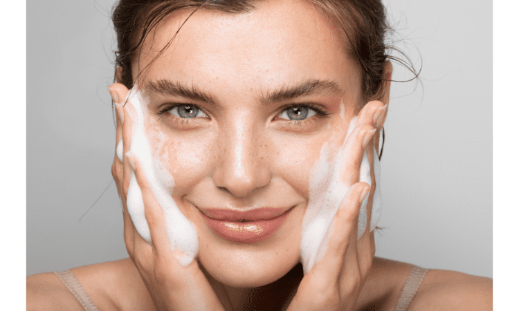 What is the right way to keep your skin moisturized