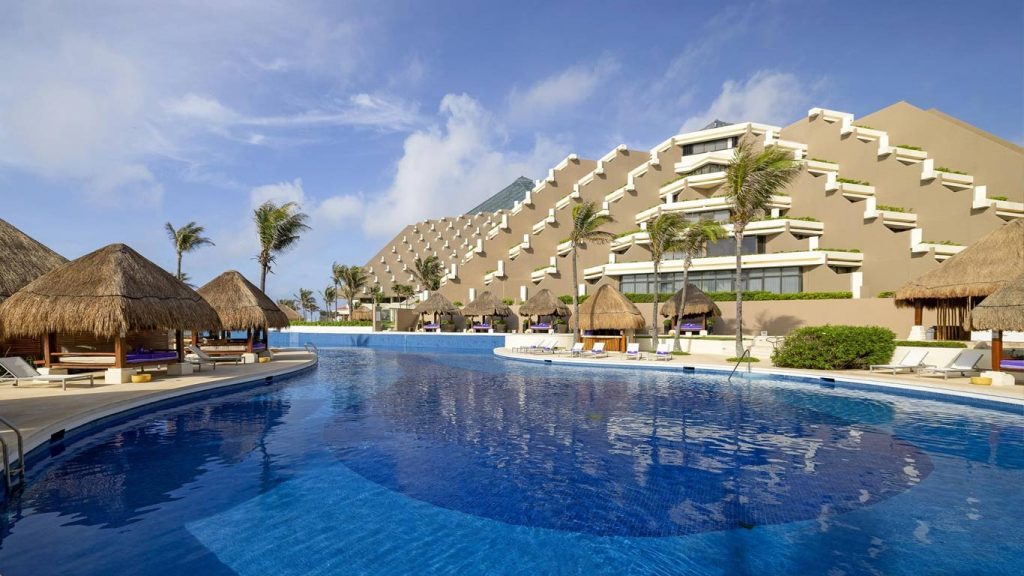 Top Family Friendly Resorts in Cancun for Your Next Vacation