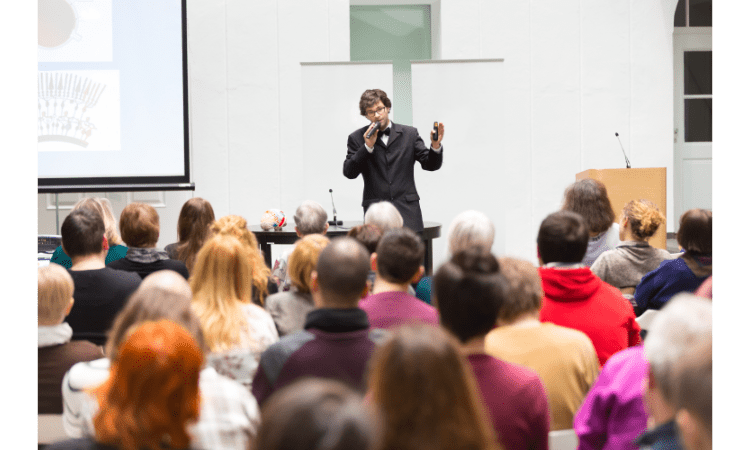 How to become a Confident and Effective better Public Speaker