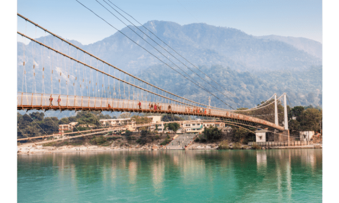 Hiking to new heights discovering the best and most stunning pedestrian bridges in the world