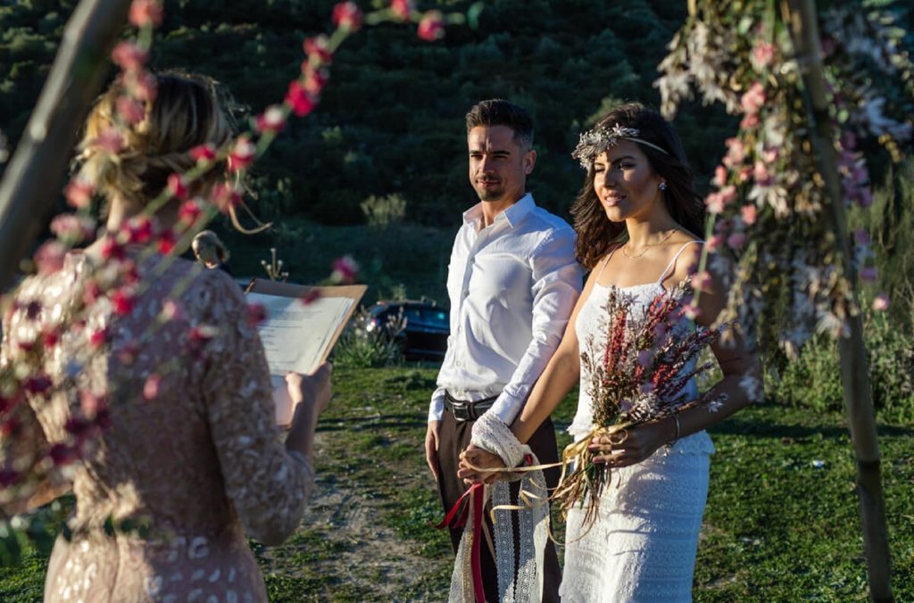 Tying the Knot: An Introduction to Handfasting Wedding ceremony