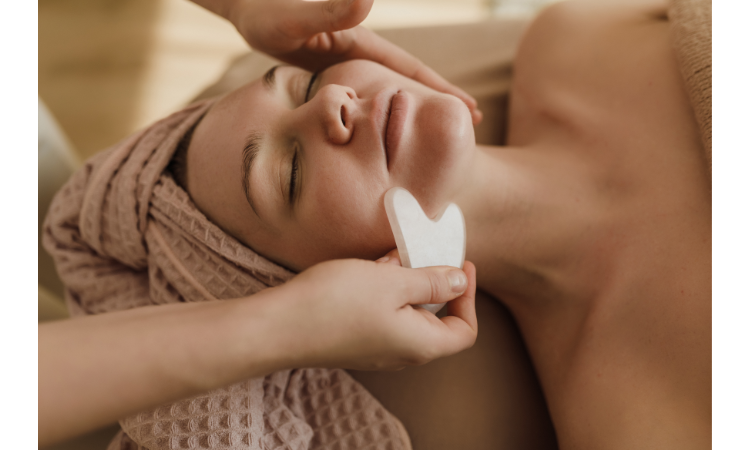 Gua Sha Massages: The Secret Weapon to Keep Your Face Looking Young