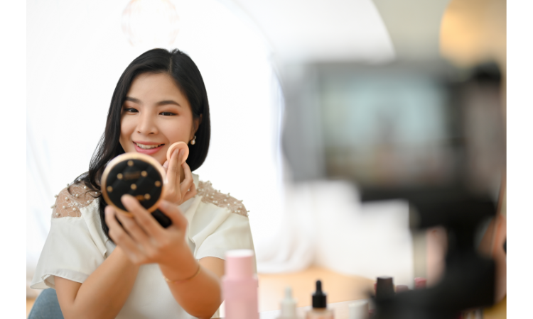 Five Makeup Essentials Every Working Woman Should Have in Her Bag