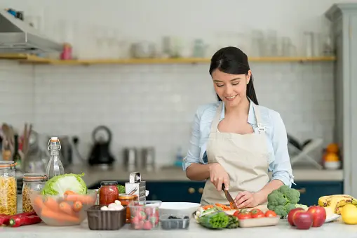 Pros and Cons of a Housewife