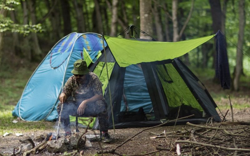 Hur Gör man ett DIY-Campingtält från Grunden?