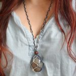 Agat med fargerik justerbart macrame anheng - Bilde 2