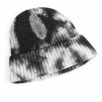 Vinter varm tie dyed svart-hvit blurry beanie lue