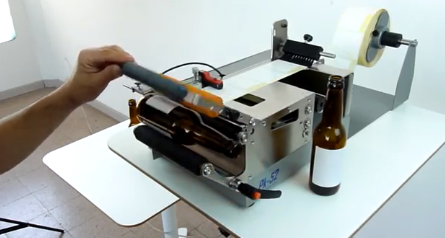 applicatore di etichette