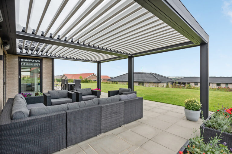 Bioklimatisk pergola til lounge