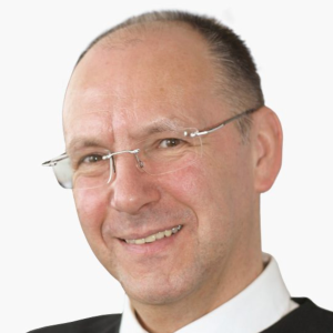 Professeur Dr. Manfred Eggersdorfer