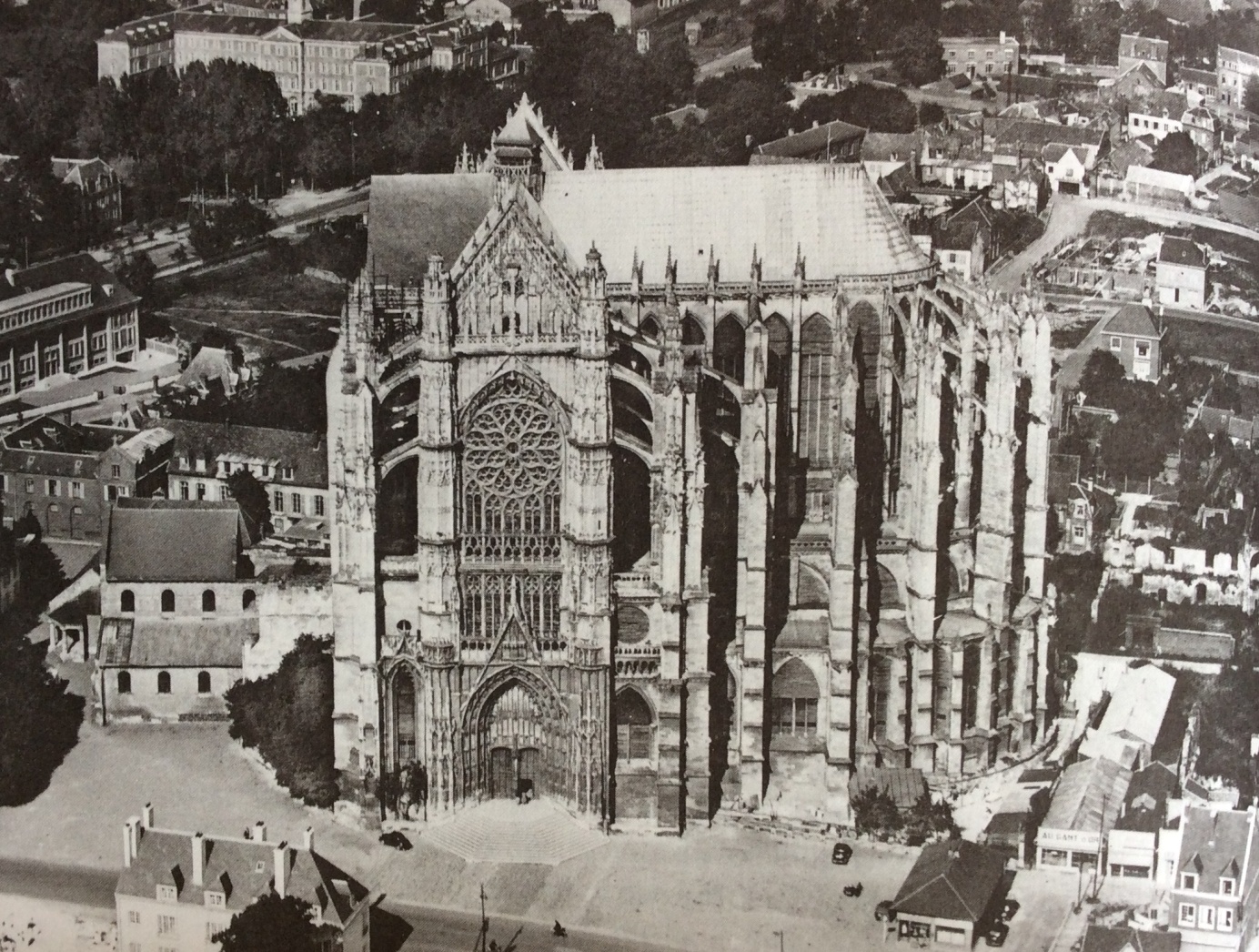 Kathedraal St. Pierre in Beauvais. Foto: Bony 1983, p.294.