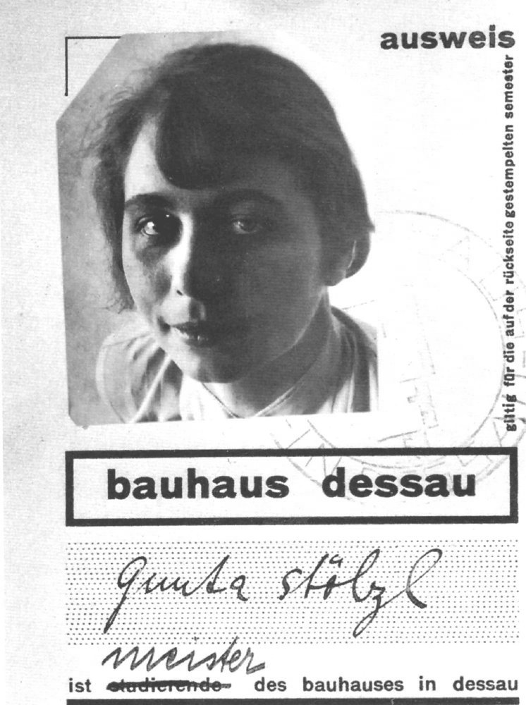 Identiteitskaart van Gunta Stölzl, Bauhaus Dessau.