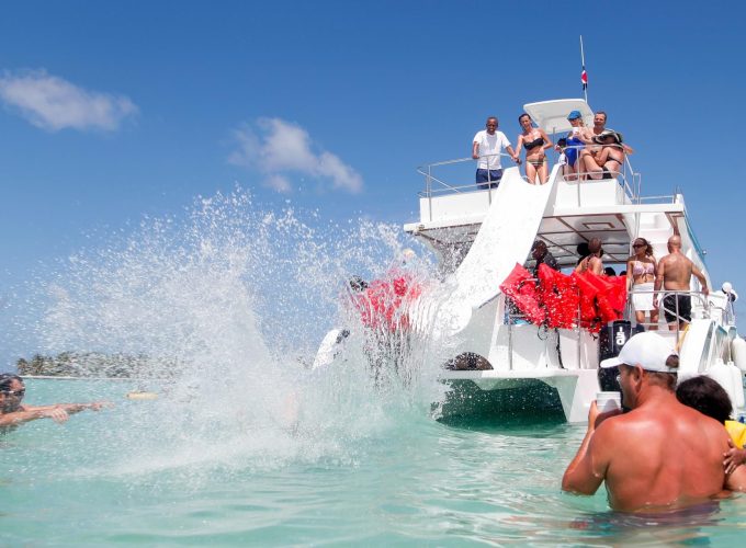 Private Catamaran Up To 12 People Snorkeling Seafood Lunch included.