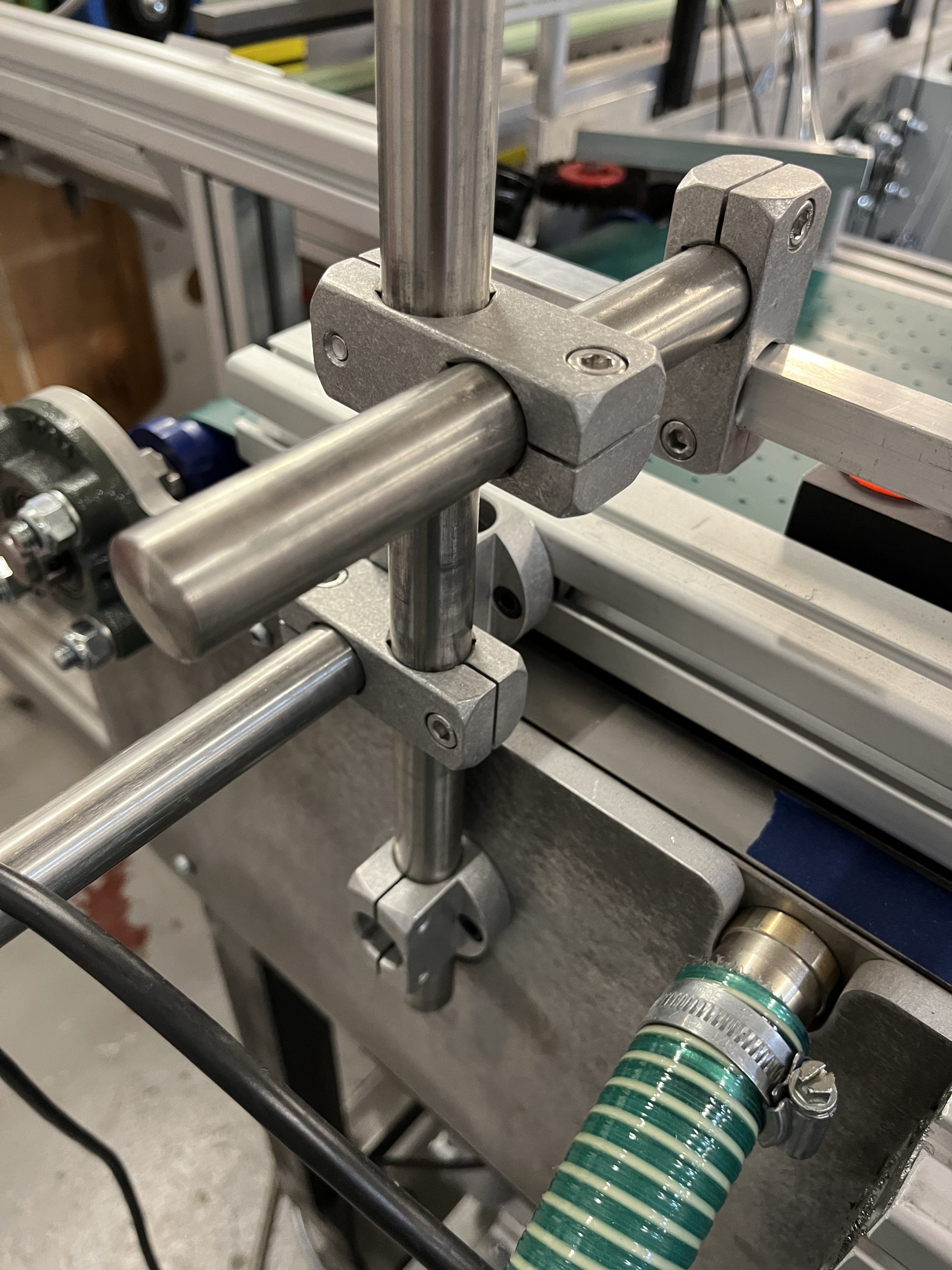 Base Clamp for Round Connecting Bars 20mm - Image 2