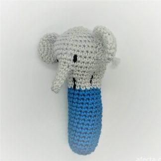 En elefant kom marcherende