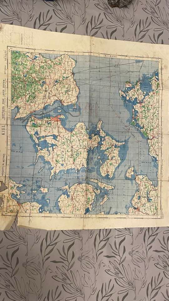 Originalt RAF landkort, som besætningen på et bombefly brugte til at finde vej via Danmark og Skåne, på vej til Tyskland og forhåbentligt tilbage til en engelsk base igen.