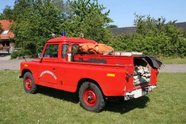 Er ikke længere i aktiv tjeneste. Landrover årgang 1962 – nu indregistreret som veteranbil.