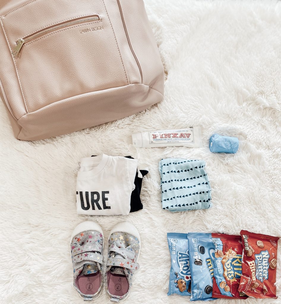 What's In Our Diaper Bag // Diaper Bag Essentials // Featuring