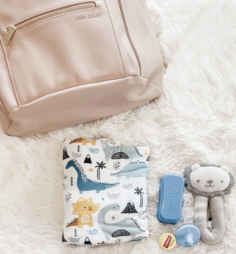What's In Our Diaper Bag // Diaper Bag Essentials // Featuring