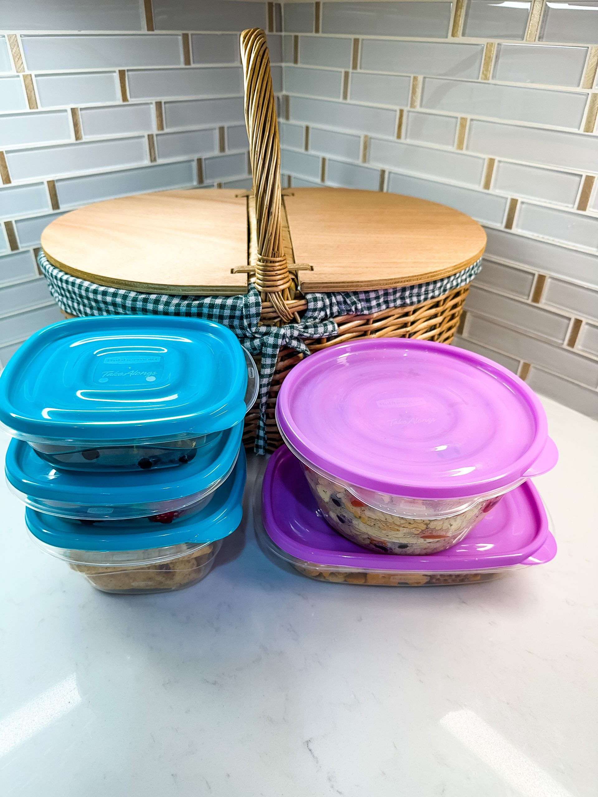 Prepping a Perfect Picnic Basket with Rubbermaid® TakeAlongs®