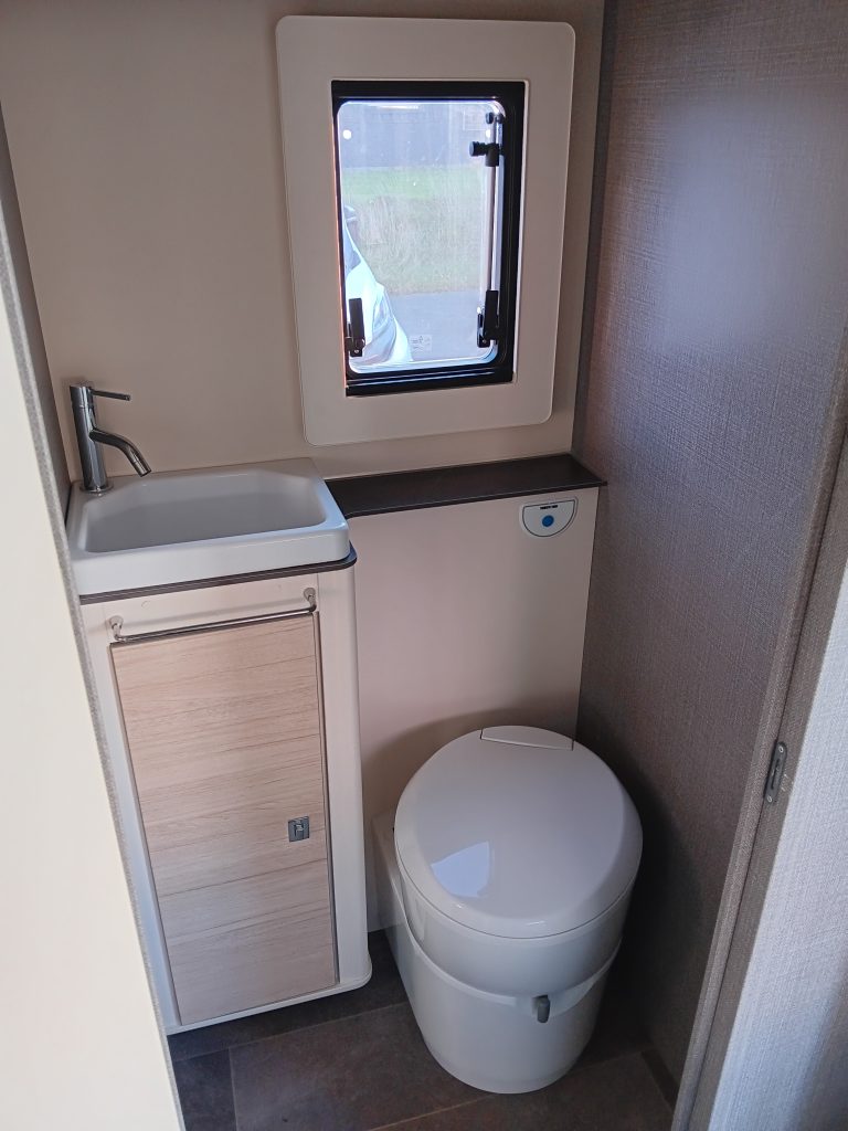 Ahorn Canada AD til salg