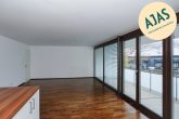 Helle moderne 3-Zimmer-Wohnung mit Komplettverglasung - Titelbild