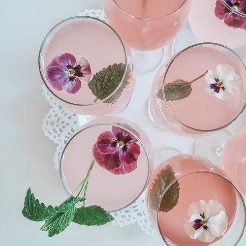 Rosa drink till midsommarfesten