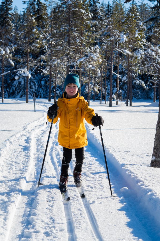 Klä dig rätt för längdskidåkning - Aktivt familjeliv