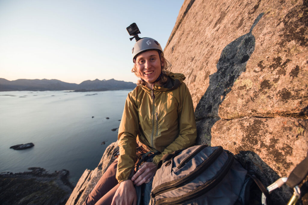 Erik Wennberg, climbing Presten Lofoten, Klättrar Presten,