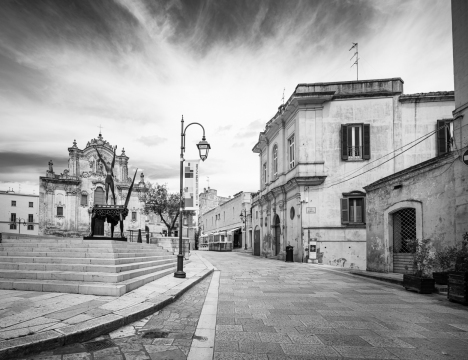 Matera, Piazza e Chiesa di San Francesco d'Assisi