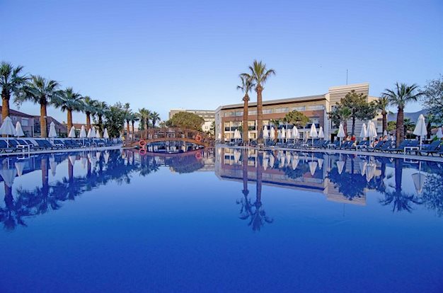 8 daagse vliegvakantie naar Palm Wings beach Resort en Spa in kusadasi, turkije