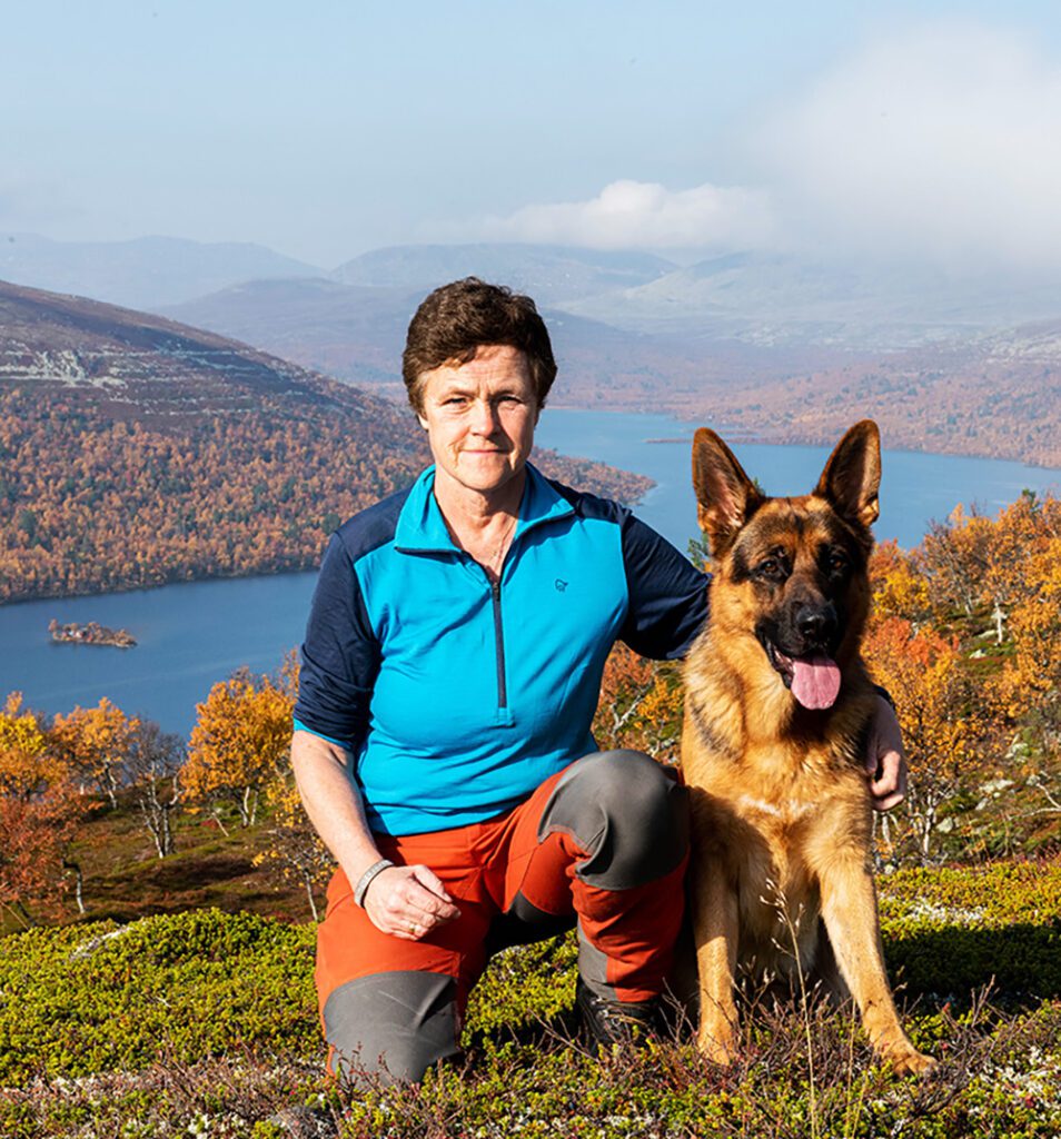 Eva Jarkenstedt Fjalledare med hund