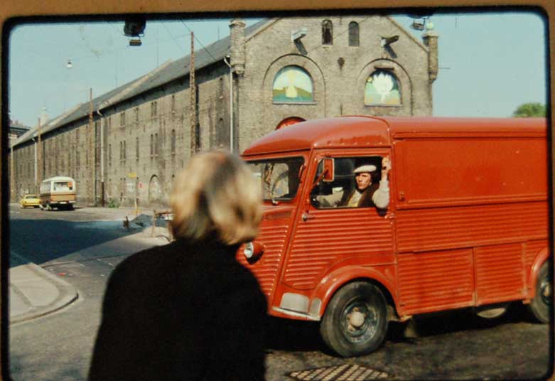 Karavane-festival i Christiania 1978, Vagnsfolket har dragit över från moder Jord med två vagnar och musik