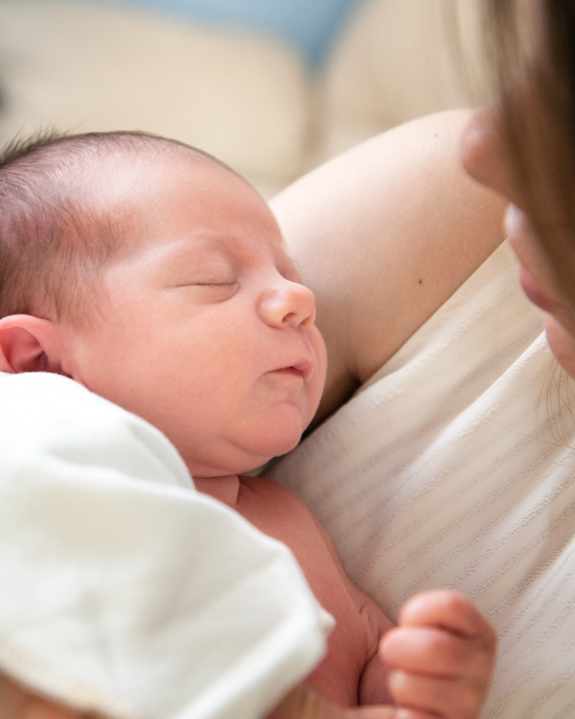 hvordan ved jeg, om min baby er mæt