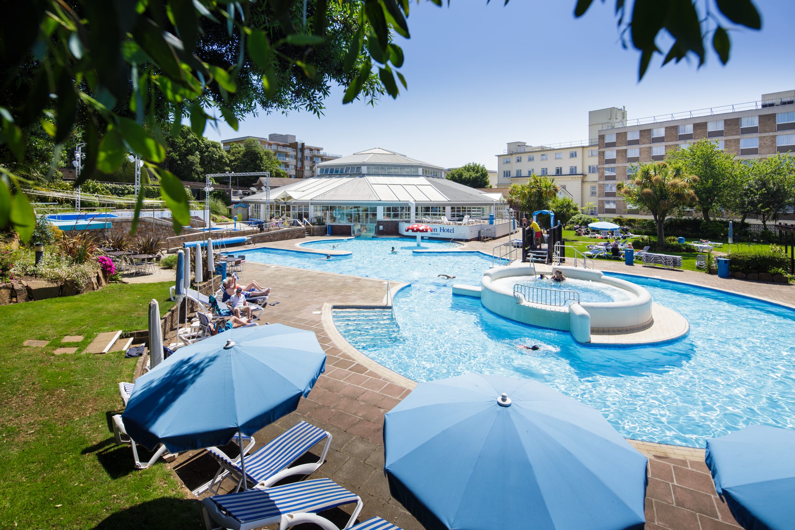 The Merton Hotel - the Aquadome outdoor pool