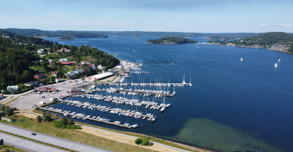 Ljungskile småbåtshamn från ovan