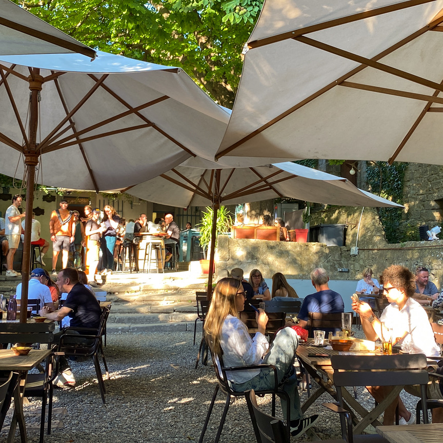 Outside seating at Bar les Vins de la Cité in Carcassonne