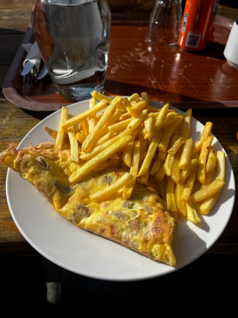 Lunch at Le Grizzli, La Norma, France