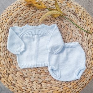 conjunto recién nacido azul liso hecho a mano